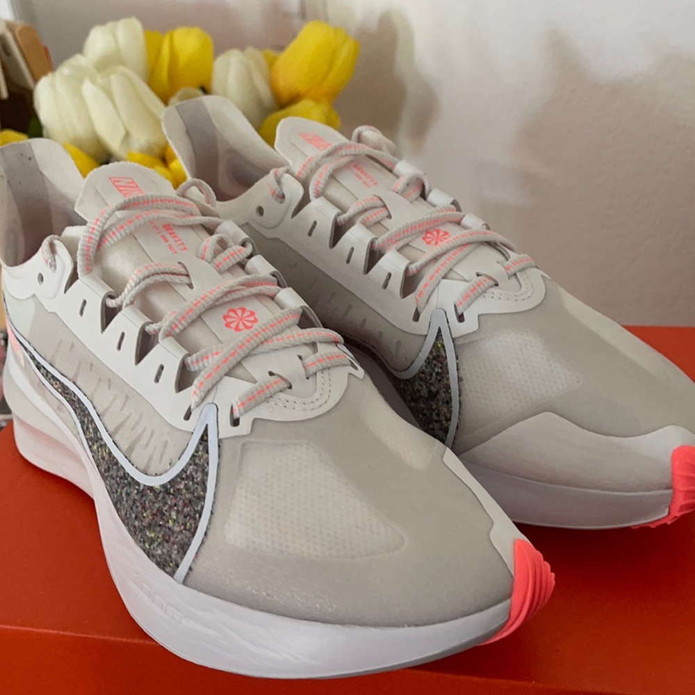 Nike Women  Zoom Gravity BQ3204 101 Summit white/White-Vast grey size 7